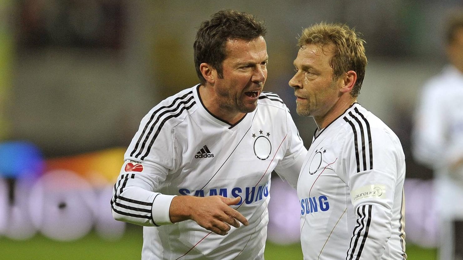DFB-Legenden beim "Jahrhundertspiel" 2012: Lothar Matthäus und Thomas Häßler. DFB-Legenden beim "Jahrhundertspiel" 2012: Lothar Matthäus und Thomas Häßler.