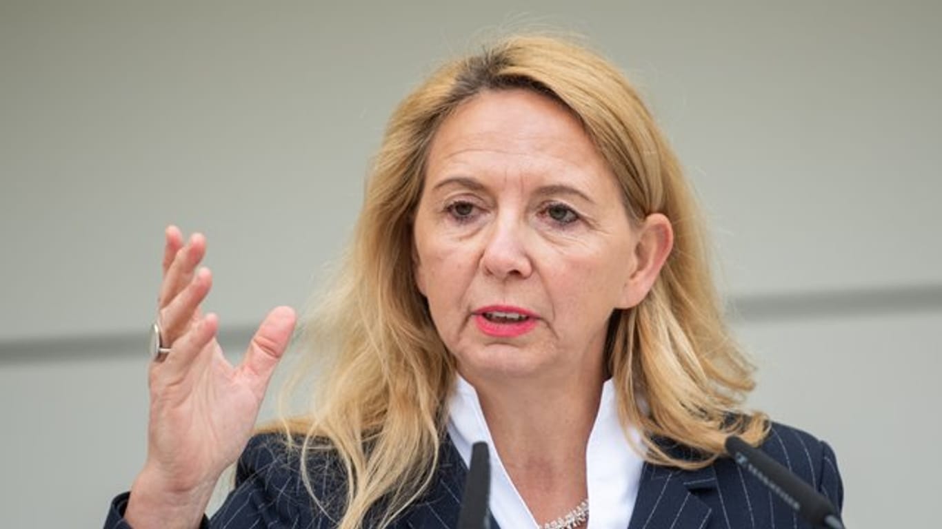 Die Berliner Polizeipräsidentin Barbara Slowik: Im Fall des Angriffs auf ein ZDF-Team wertet die Berliner Polizei weiterhin die Beweismittel aus.