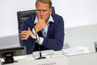 Sieht die Umsetzung des Bundesliga-Konzepts zur Fortführung der Saison nicht in Gefahr: DFL-Vizepräsident Steffen Schneekloth.