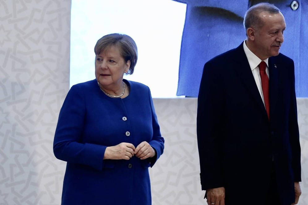 Bundeskanzlerin Angela Merkel telefonierte mit dem türkischen Präsidenten Recep Tayyip Erdogan (Symbolbild).