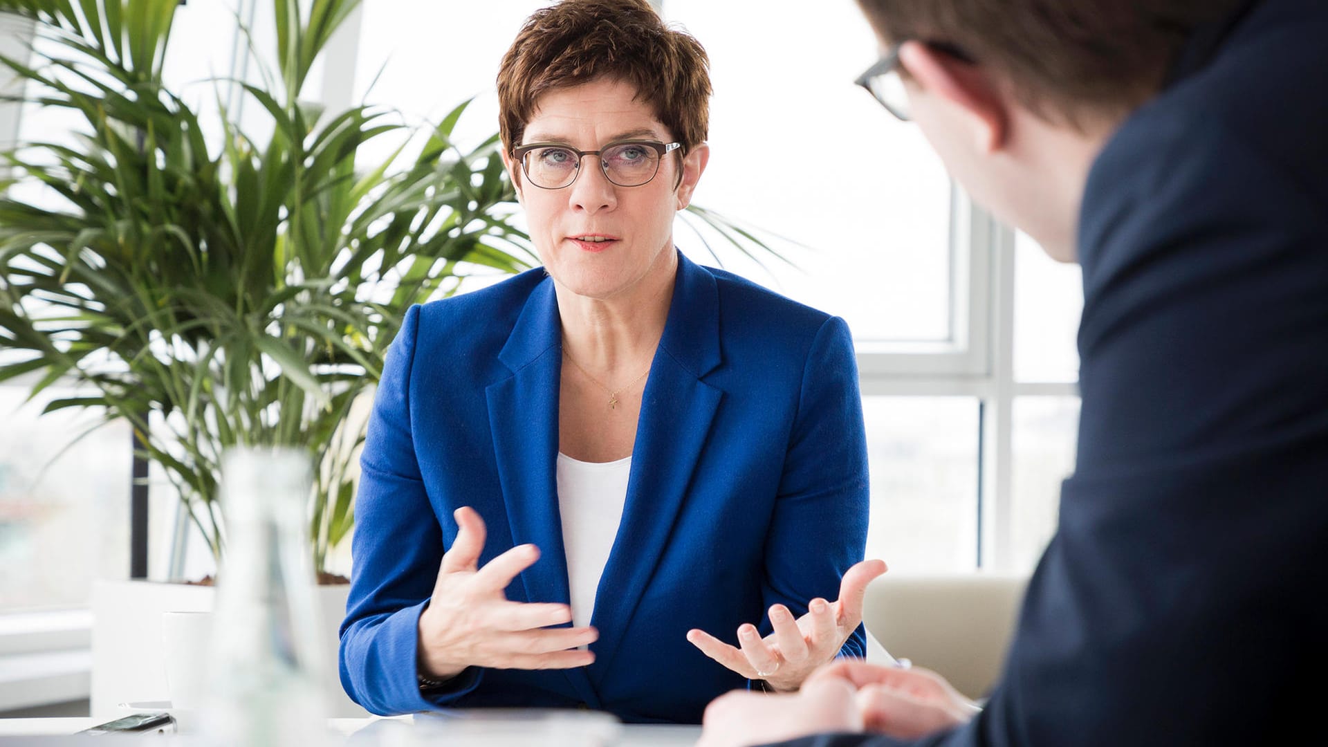 Kramp-Karrenbauer im Interview mit t-online.de: "Was Wolfgang Kubicki sagt, ist ein brutaler Ellenbogen-Liberalismus."