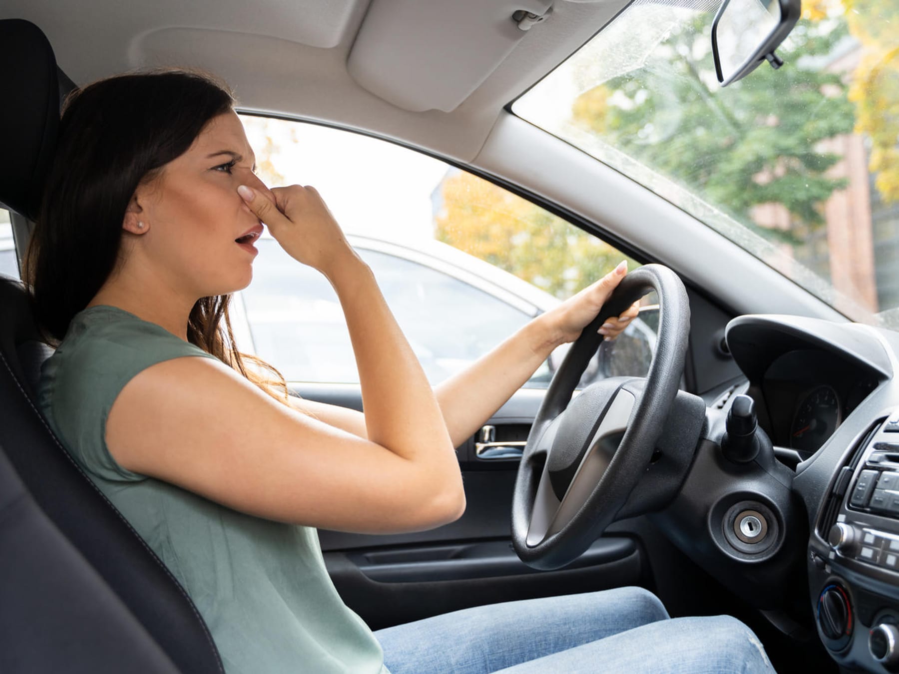 Üble Gerüche im Auto: Das hilft wirklich dagegen