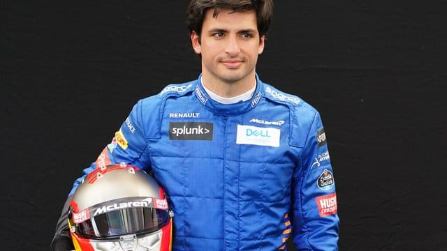 Der Spanier Carlos Sainz könnte zu Ferrari wechseln.