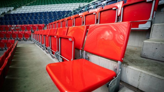 Auch die Tribüne im Allianz-Stadion in Wien wird leer bleiben. Auch die Tribüne im Allianz-Stadion in Wien wird leer bleiben.