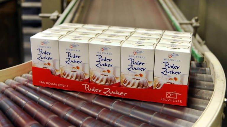 "Puder Zucker": Produktnamen auf Verpackungen gehen oft über mehrere Zeilen. Auf den Bindestrich am Zeilenende wird dann manchmal verzichtet.