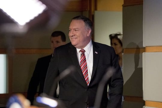 Mike Pompeo, Außenminister der USA, trifft für eine Pressekonferenz ein.