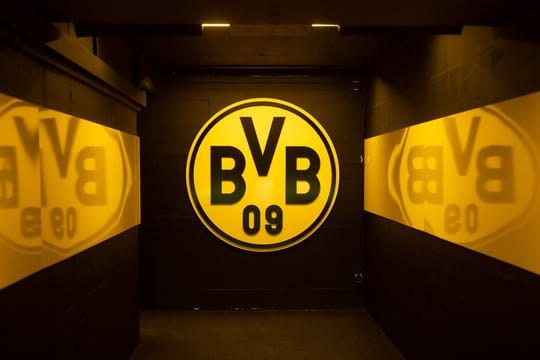 Beim Revierderby fehlen dem BVB wichtige Stammkräfte: Blick in den Spielertunnel.