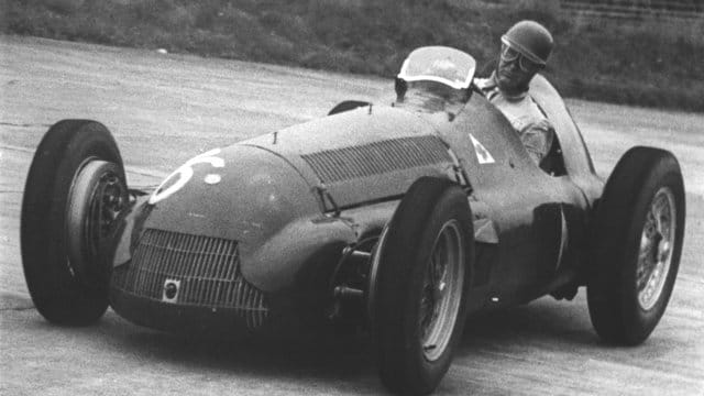 Der Italiener Giuseppe "Nino" Farina gewann das erste Formel-1-Rennen - er war schon 43 Jahre alt.