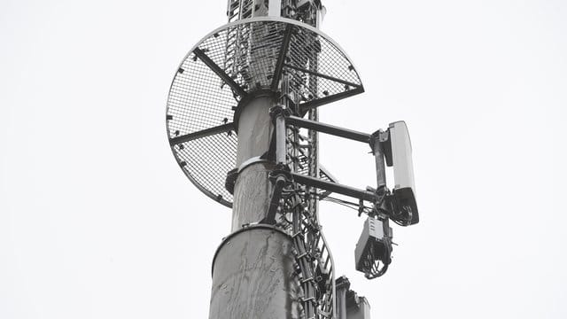 Das größte industrielle Forschungsnetz für die fünfte Mobilfunkgeneration 5G in Europa hat auf dem Campus in Aachen den Live-Betrieb gestartet. Das größte industrielle Forschungsnetz für die fünfte Mobilfunkgeneration 5G in Europa hat auf dem Campus in Aachen den Live-Betrieb gestartet.