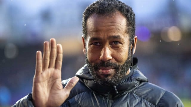 Osnabrücks Trainer Daniel Thioune sorgt sich vor der Wiederaufnahme des Spielbetriebs. Osnabrücks Trainer Daniel Thioune sorgt sich vor der Wiederaufnahme des Spielbetriebs.