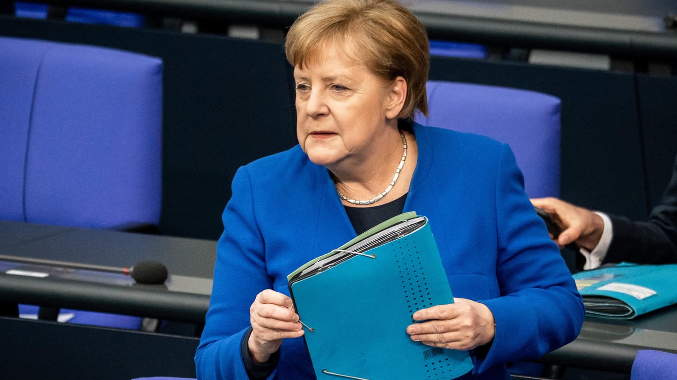 Bundeskanzlerin Angela Merkel (CDU) bei der Regierungsbefragung im Bundestag zu der gegenwärtigen Corona-Krise.
