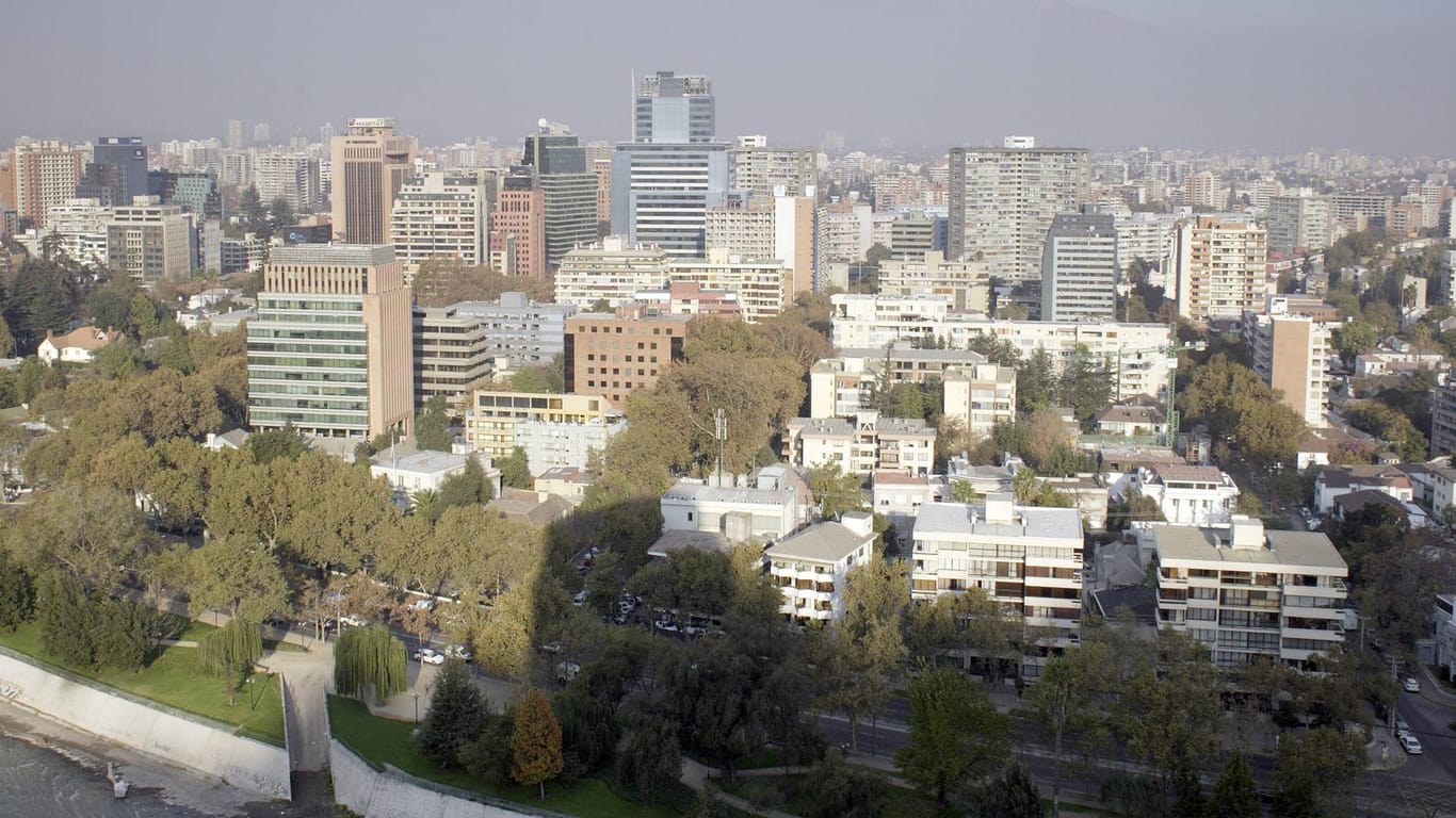Südamerikanische Stadt: In Santiago de Chile gilt ab Freitag eine Ausgangssperre.