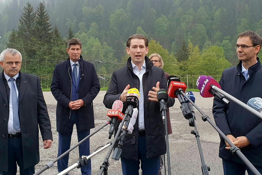 Der österreichische Kanzler Sebastian Kurz kündigte medienwirksam an, die Grenze nach Deutschland am 15. Juni wieder vollständig zu öffnen. Offenkundig war es ihm wichtig, anderen Regierungschefs und der EU-Kommission zuvorzukommen.