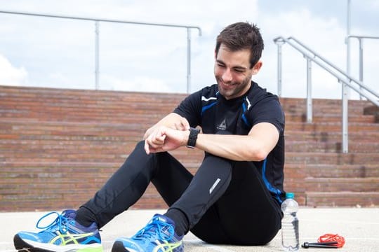 Sportuhren oder Smartwatches bieten oft auch GPS - und damit Karten, Orientierung und Navigation.