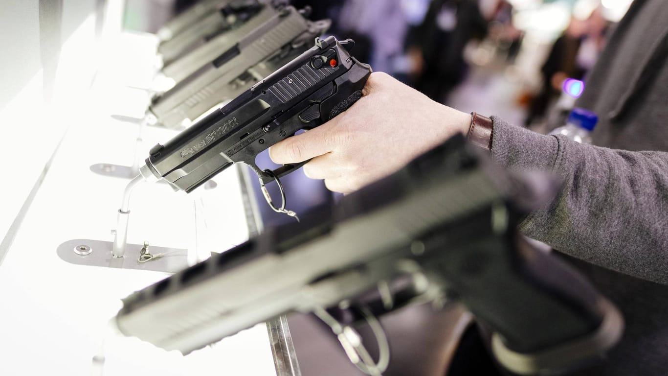 Pistolen von SIG Sauer aus Eckernförde: Der Export deutscher Kleinwaffen ist 2019 im Vergleich zu 2018 um fast 80 Prozent gestiegen.