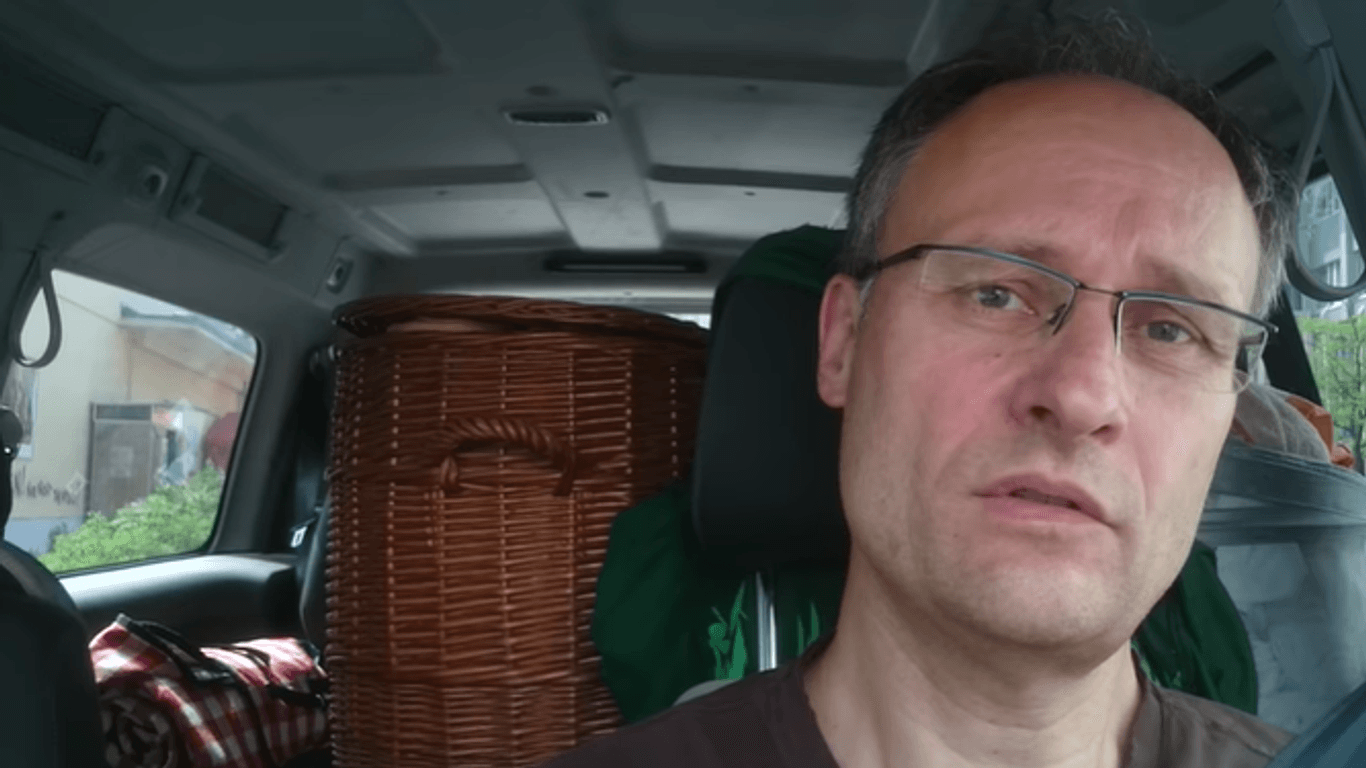 Noch eine Bewerbung: Im Juni 2019 – vor der Mitgliederbefragung der SPD – stellte sich Stephan Kohn per Video aus dem Auto als möglicher Parteichef vor. Unter dem Video bedanken sich nun etliche Nutzer für seinen "Mut" in der Coronakrise.