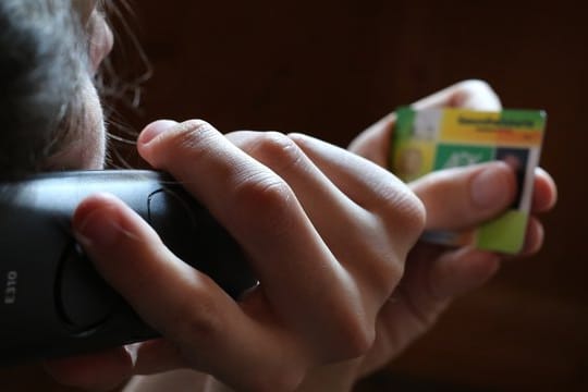Die Krankschreibung per Anruf läuft bald aus.