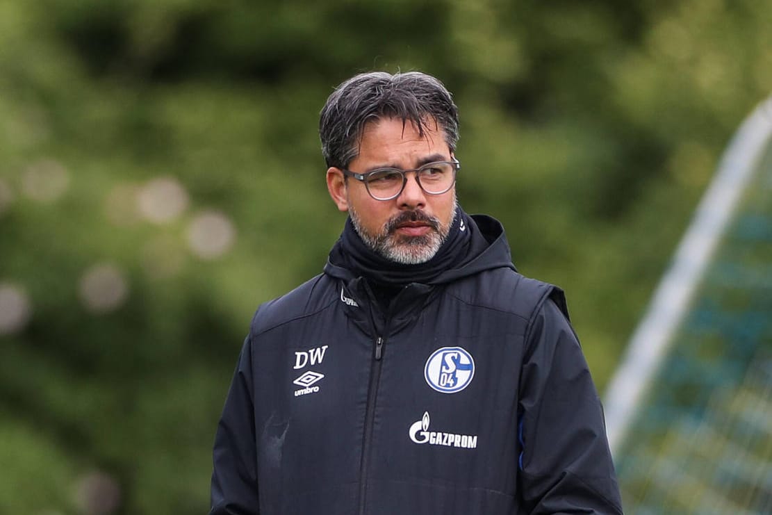 David Wagner: Der Schalke-Trainer blickt skeptisch auf das anstehende Revierderby.