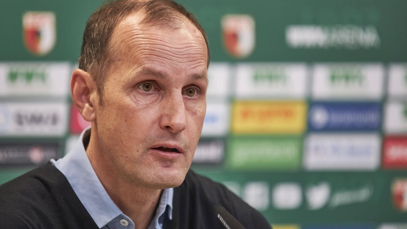 Heiko Herrlich: Der Trainer von FC Augsburg hat sich für seinen Fehltritt entschuldigt.