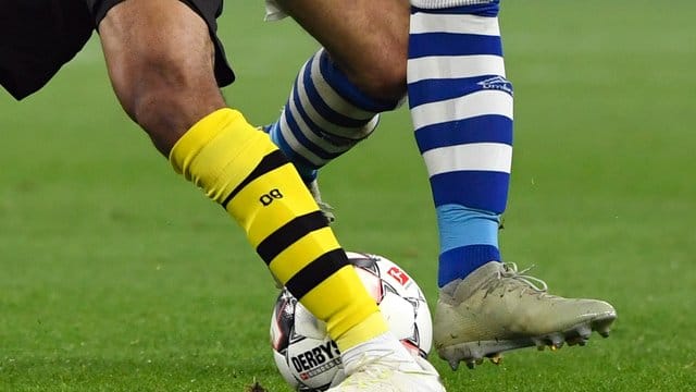 Die Entscheidung, die restlichen Saisonspiele der Bundesliga ohne Zuschauer stattfinden zu lassen, bringt einige Änderungen mit sich. Die Entscheidung, die restlichen Saisonspiele der Bundesliga ohne Zuschauer stattfinden zu lassen, bringt einige Änderungen mit sich.