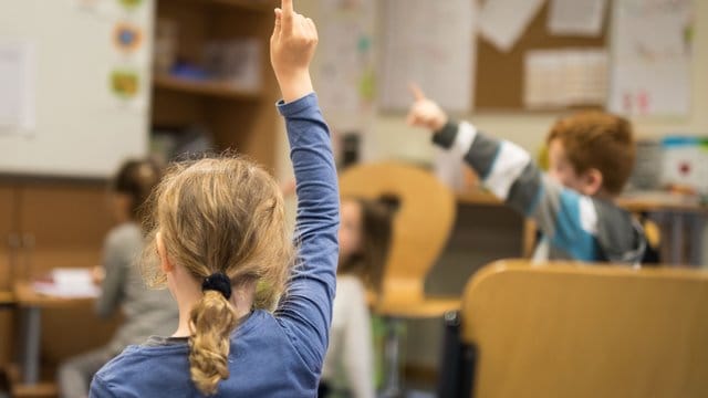 Klassenzimmer: Viele Aerosole in der Luft können das Ansteckungsrisiko für Covid-19 erhöhen.