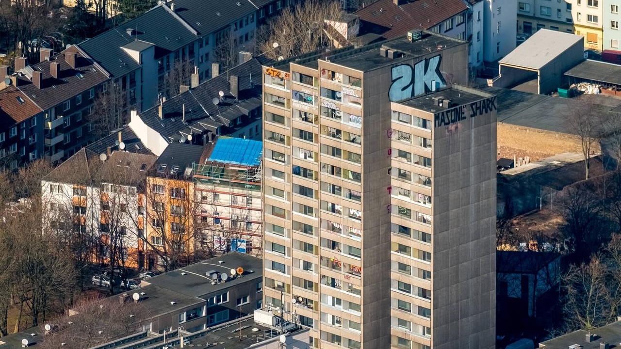 Hochhäuser in der Kielstraße: Das unbewohnbare Gebäude liegt in der Dortmunder Nordstadt. Hochhäuser in der Kielstraße: Das unbewohnbare Gebäude liegt in der Dortmunder Nordstadt.