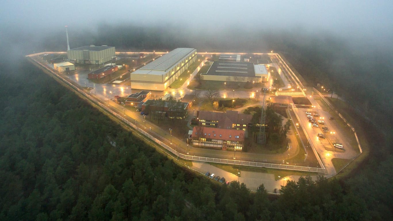 Luftaufnahme des atomaren Zwischenlagers Gorleben: Seit Jahrzehnten gibt es Streit um den Standort, jetzt soll ein neuer Standort für ein Endlager gesucht werden (Archivbild).