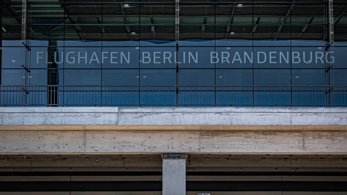 Flughafen BER Berlin-Brandenburg: In Schönefeld soll der neue Hauptstadtflughafen eröffnet werden.