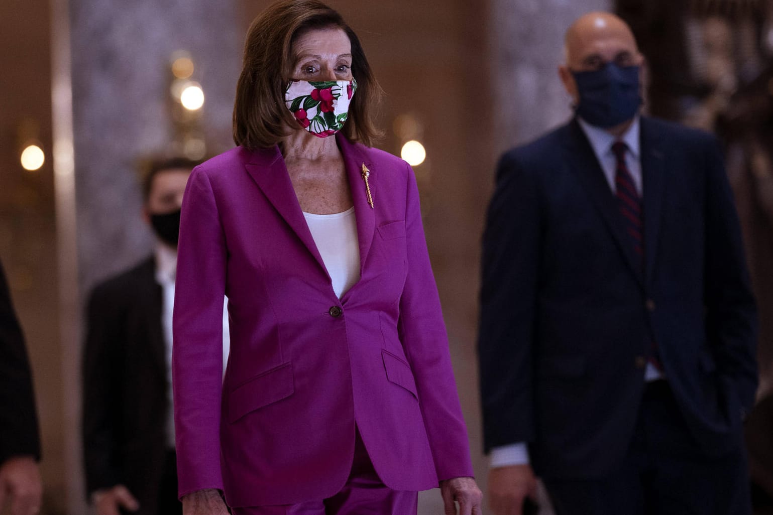 Nancy Pelosi: Die Sprecherin des Repräsentantenhauses will Amerika mit einem weiteren Hilfspaket in der Krise unterstützen.