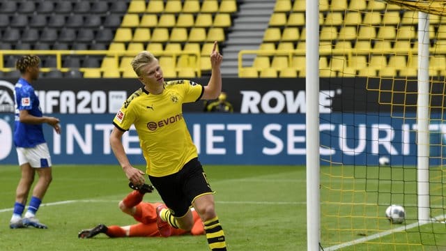 Erling Haaland jubelt nach seinem Tor zum 1:0.