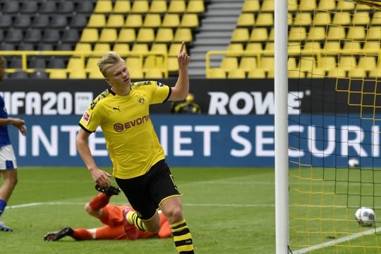 Erling Haaland jubelt nach seinem Tor zum 1:0.