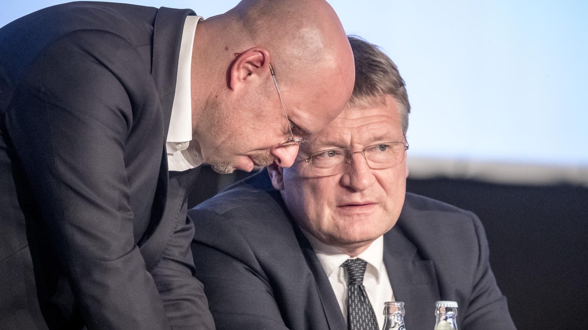 Andreas Kalbitz und AfD-Chef Jörg Meuthen: Nach dem Rauswurf des Brandenburger Landeschefs Kalbitz ist in der AfD große Unruhe ausgebrochen – Meuthen zweifelt an Kalbitz als Landeschef.