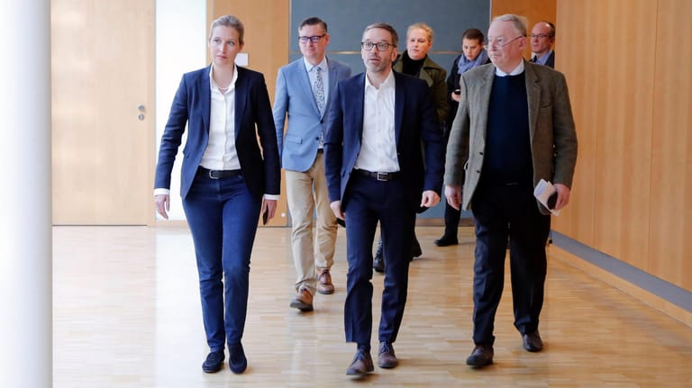 AfD-Fraktionsvorsitzende Alice Weidel und Alexander Gauland gemeinsam mit Herbert Kickl, Klubobmann der FPÖ in Österreich: Die neue Rechte in Europa gewinnt seit vielen Jahren an Zulauf.