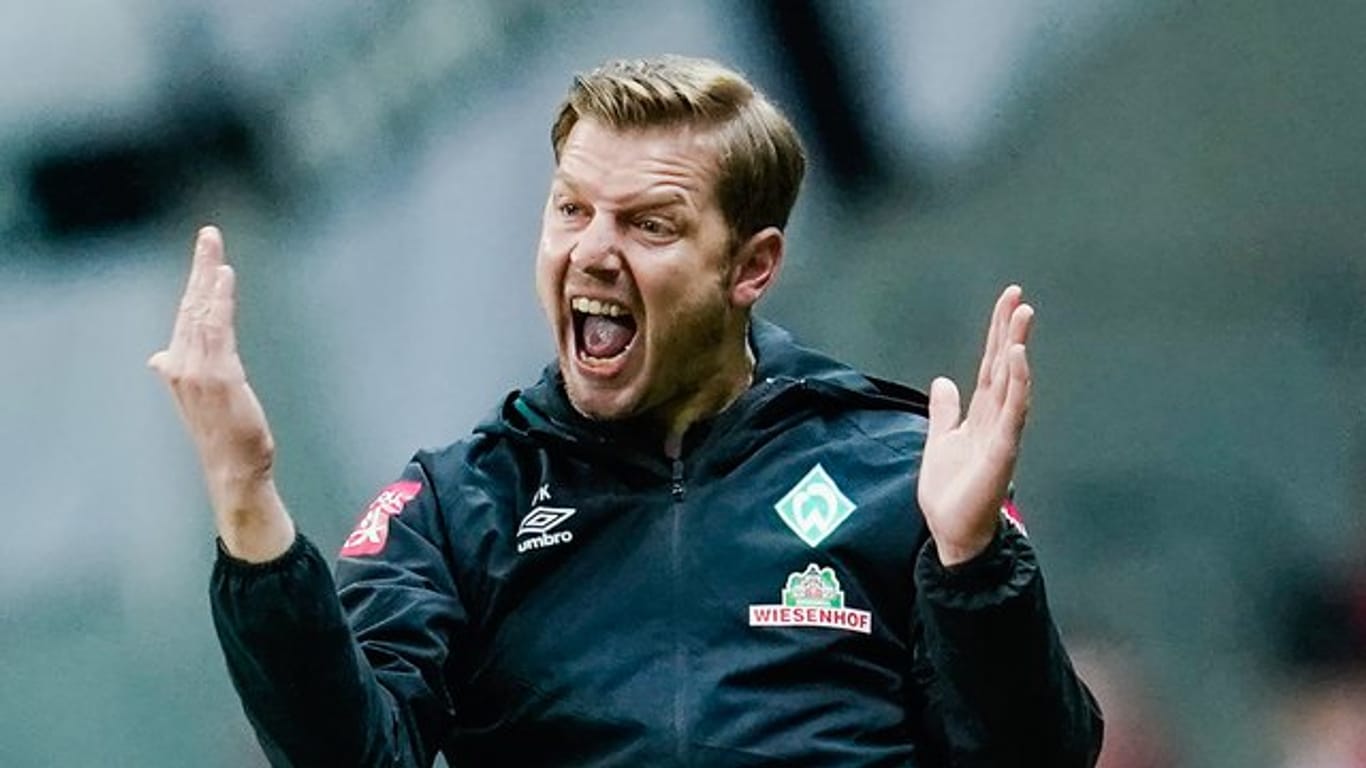 Cheftrainer Florian Kohfeldt trifft mit Werder Bremen auf Bayer Leverkusen.