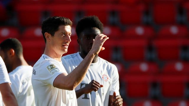 Bayern-Stürmer Robert Lewandowski traf gegen Union Berlin per Elfmeter. Bayern-Stürmer Robert Lewandowski traf gegen Union Berlin per Elfmeter.