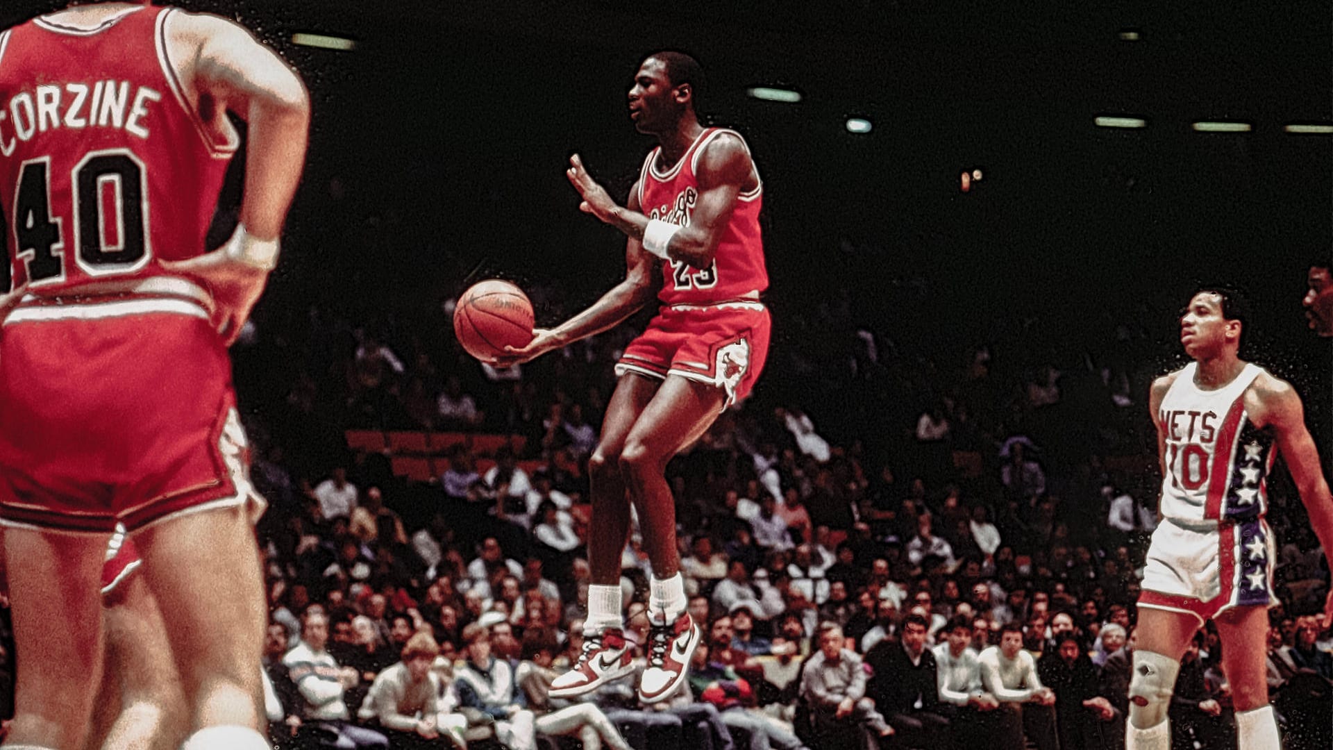 Michael Jordan 1985 im Spiel gegen die New Jersey Nets: Seine legendären Sneaker wurden jetzt für einen Rekordpreis versteigert.