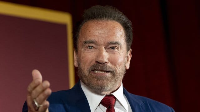 Arnold Schwarzenegger hatte vor zwei Jahren eine schwere Herz-OP. Arnold Schwarzenegger hatte vor zwei Jahren eine schwere Herz-OP.
