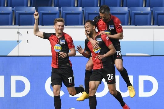 Die Spieler von Hertha BSC hatten beim Torjubel Körperkontakt.