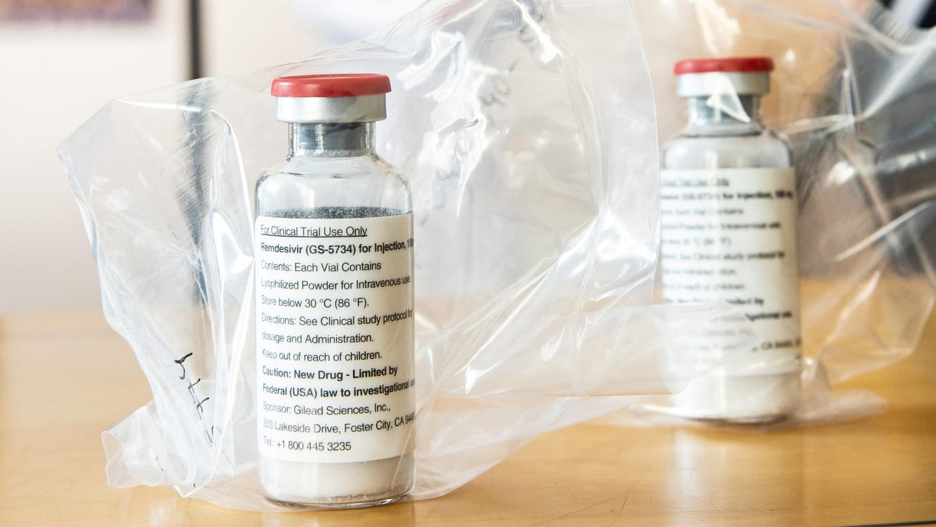 Remdesivir: Ursprünglich wurde das Medikament zum Einsatz gegen Ebola- und Marburgvirusinfektionen entwickelt.