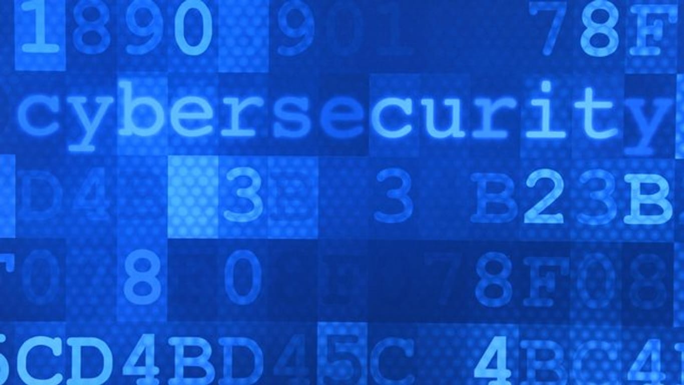 Das Wort "Cybersecurity" steht auf einem Plakat im Hasso-Plattner-Institut (HPI).