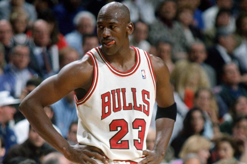 Michael Jordan im Bulls-Trikot 1997/98. Der sechste und letzte Titel mit Chicago ist Aufhänger der Dokumentation "The Last Dance".
