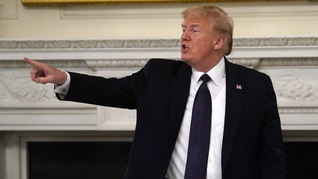 Donald Trump hat der Weltgesundheitsorganisation mit einem endgültigen Zahlungsstopp gedroht. Donald Trump hat der Weltgesundheitsorganisation mit einem endgültigen Zahlungsstopp gedroht.