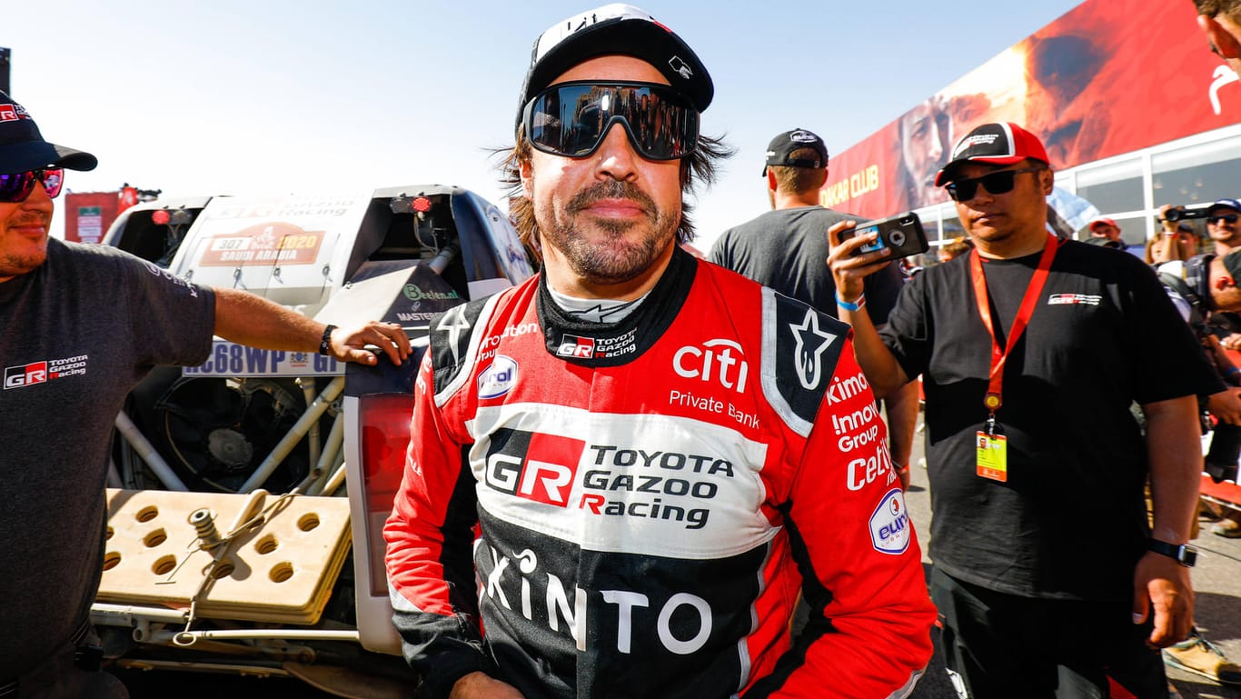Motosport-verrückt: Fernando Alonso versuchte sich zuletzt bei der Rally Dakar - und schloss diese mit einem respektablen 13. Platz ab.