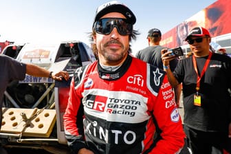 Motosport-verrückt: Fernando Alonso versuchte sich zuletzt bei der Rally Dakar - und schloss diese mit einem respektablen 13. Platz ab.