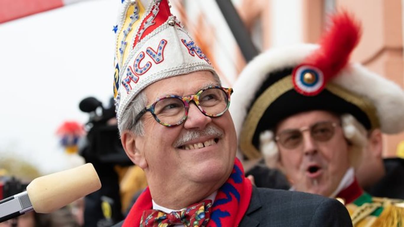 Reinhard Urban, Präsident des Mainzer Carneval-Verein (MCV), lacht: Mit Kölner und Düsseldorfer Karnevalsvereinen soll ein gemeinsames Vorgehen für die kommende Session beraten werden.