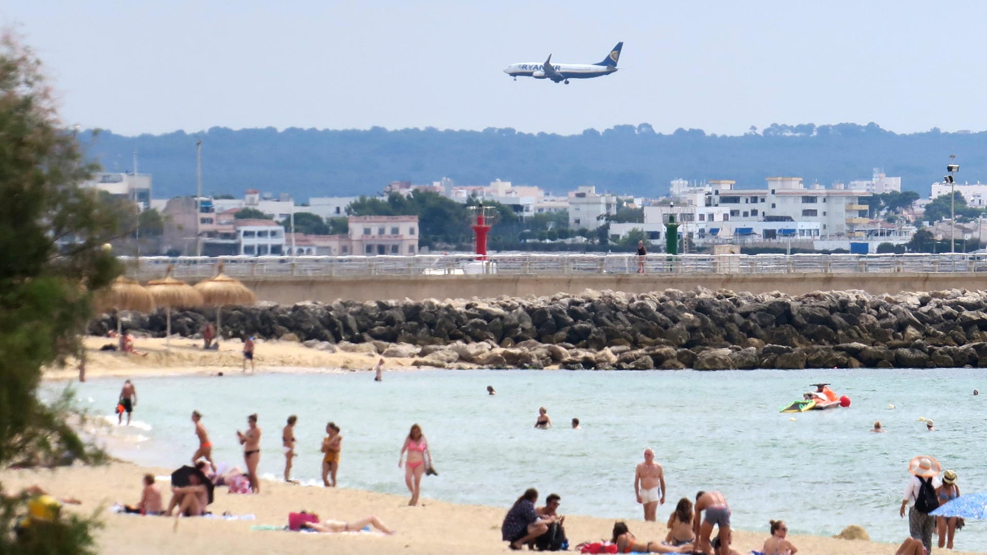 Landeanflug auf Mallorca: Eine Reisewarnung gab es vor Corona hauptsächlich für Länder mit Kriegen und politischen Krisen.