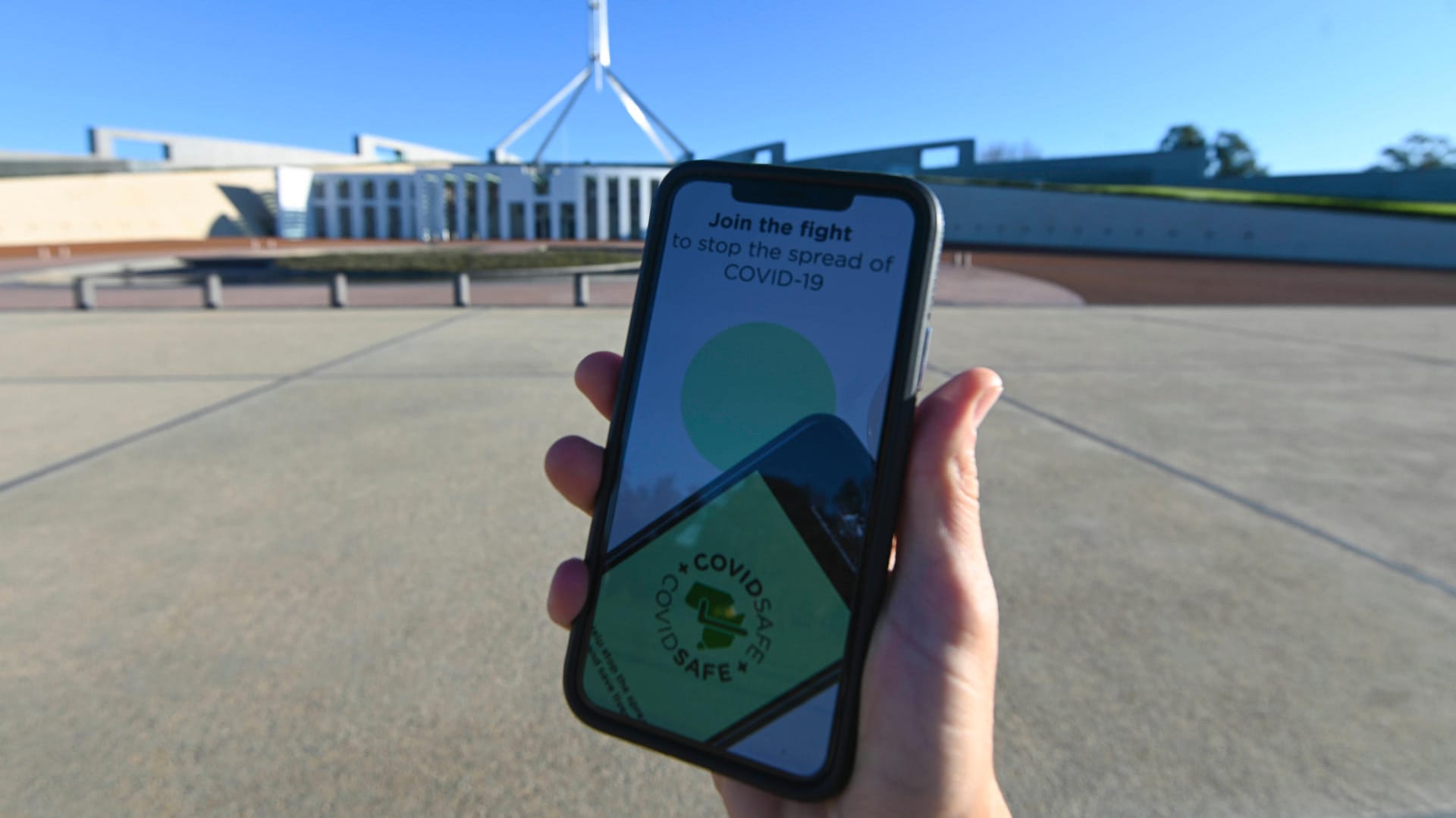 Australische Contact-Tracing-App auf einem iPhone: Apple hat in seinem neuen Betriebssystem eine Schnittstelle integriert, die die Kontaktverfolgung per Bluetooth-Technologie ermöglichen soll.