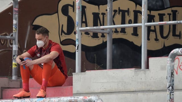 Nürnbergs Torwart Christian Mathenia hatte in der Partie beim FC St. Nürnbergs Torwart Christian Mathenia hatte in der Partie beim FC St.