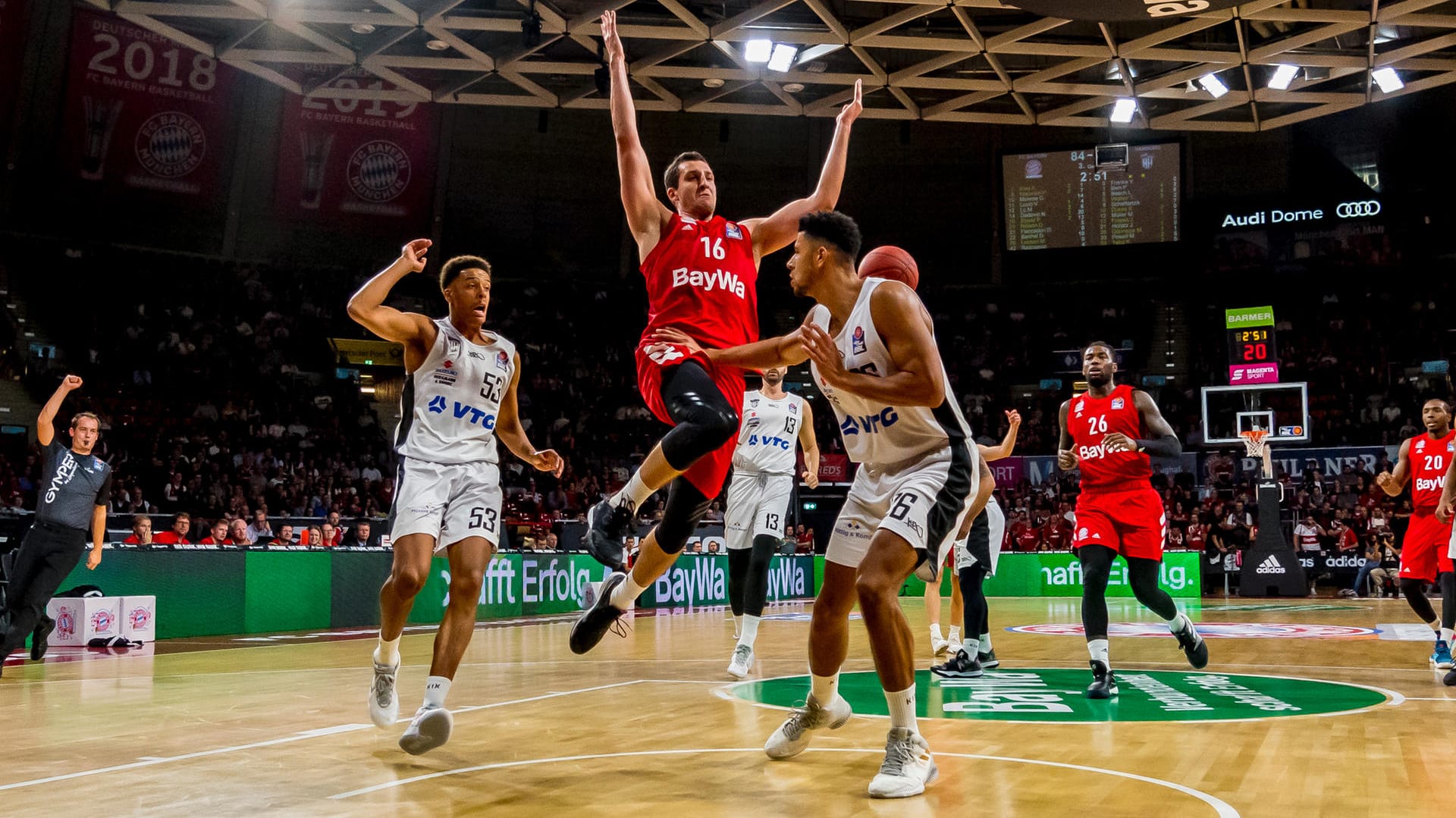 Nur in einer Halle: Nach der Fußball- soll nun auch die BBL-Saison fortgesetzt werden – und zwar im Münchner Audi Dome.