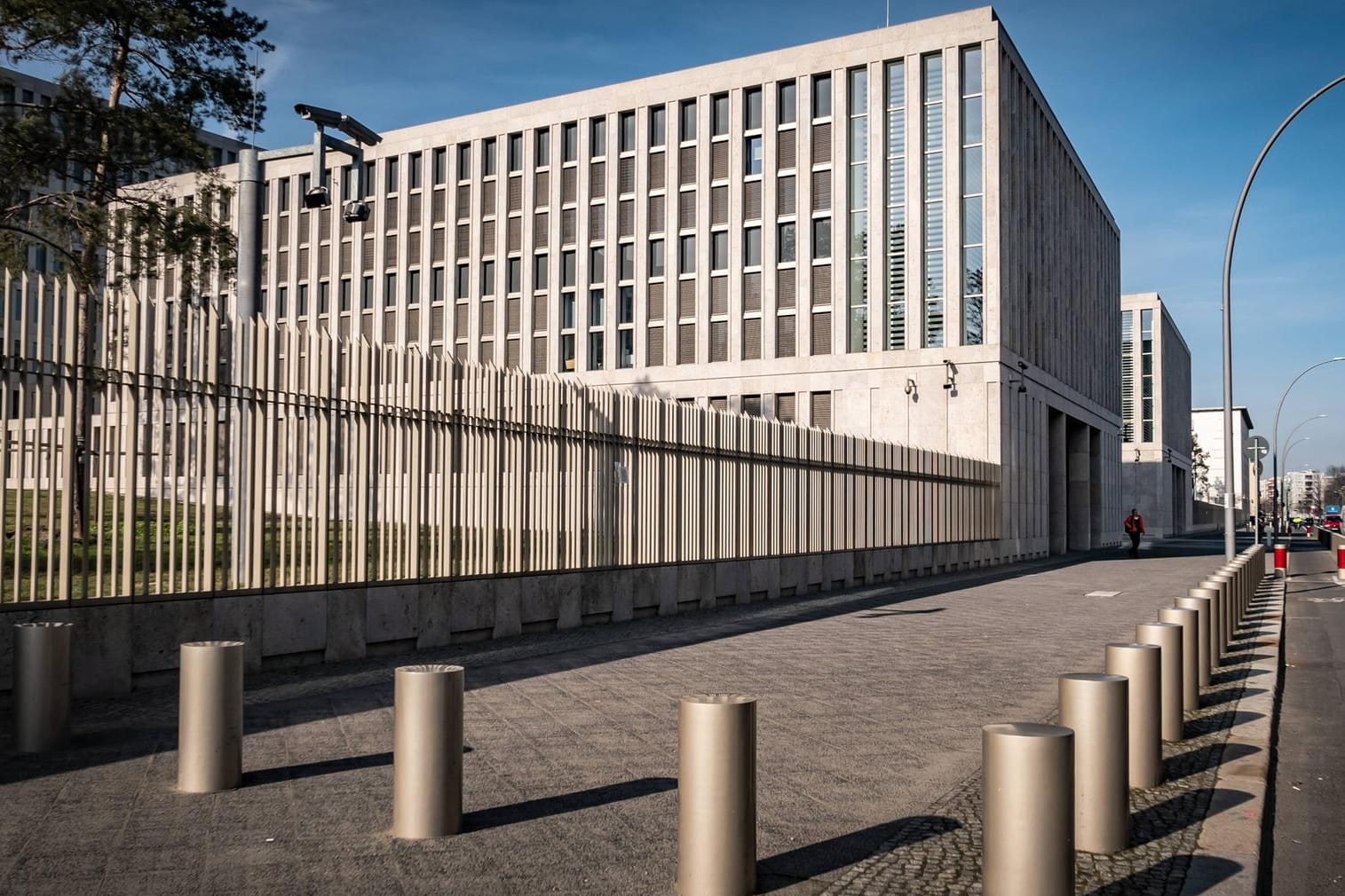 Zentrale des Bundesnachrichtendienstes in Berlin: Die Abhörpraxis des Geheimdienstes im Ausland verletzt laut dem Bundesverfassungsgericht Grundrechte.